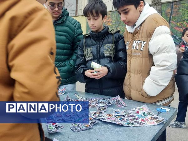 برپایی بازارچه دانش‌آموزی به‌مناسبت عید مبعث 