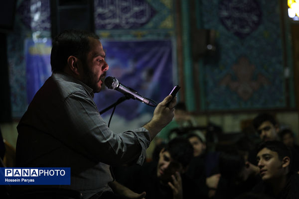 اعتکاف دانش‌آموزی در حسینیه ارشاد