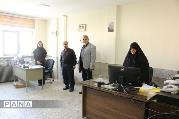 تلاش برای تسهیل ثبت‌نام دانش‌آموزان در فیروزکوه