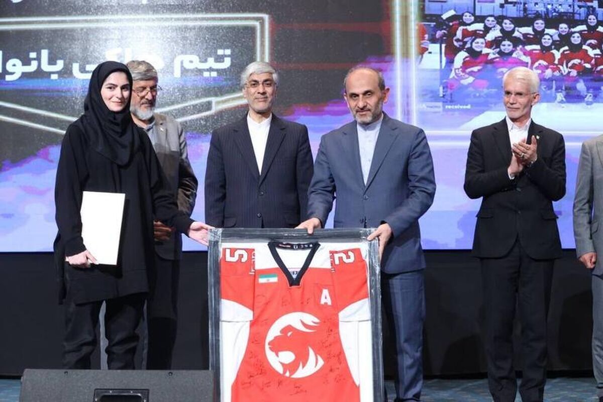 تیم ملی هاکی روی یخ بانوان ایران، برترین تیم سال ۱۴۰۲ از نگاه کارشناسان و داوران