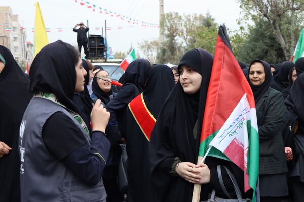 راهپیمایی 13 آبان در ناحیه یک بهارستان