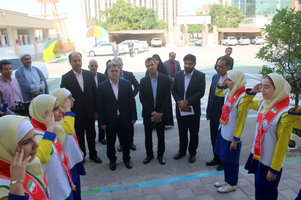 آیین سپاس معلم در دبستان دخترانه شهید باهنر بوشهر