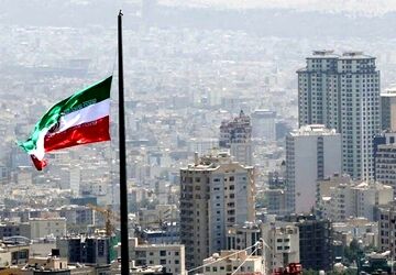 باد و گرد و خاک در تهران