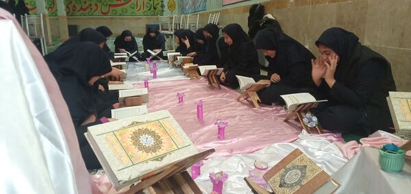 محفل انس با قرآن در دبیرستان هیأت امنایی حضرت معصومه (س) ناحیه چهار کرج 