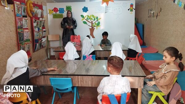 برگزاری جشن هفته ملی کودک و مراسم قصه‌ گویی در کودکستان گل‌‌های نرجس معمولان