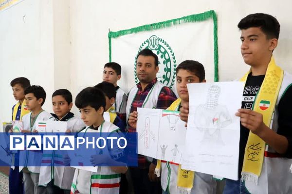 برپایی ایستگاه نقاشی به‌مناسبت روز دانش‌آموز در رامهرمز