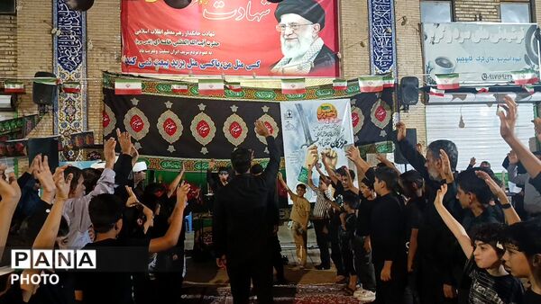 نوای «احلی من العسل» مقابل مسجد جامع حاجی‌آباد