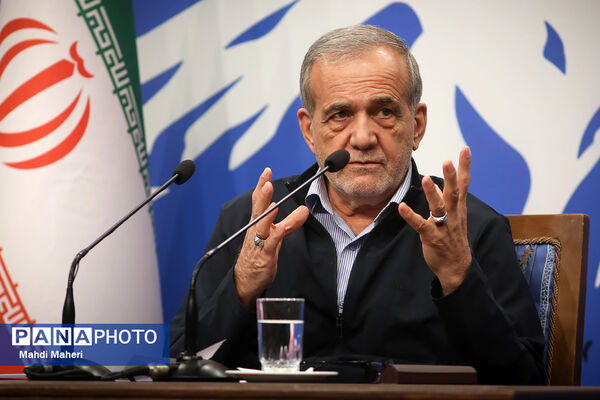 اولین نشست خبری رئیس‌جمهور