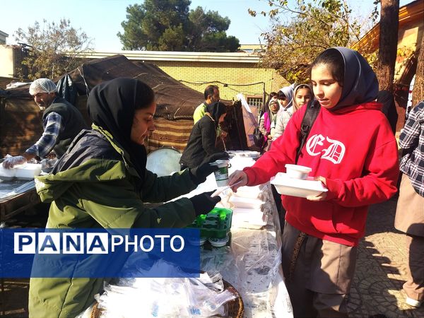 اردوی تمشک، تجربه‌ای متفاوت از کانون امید