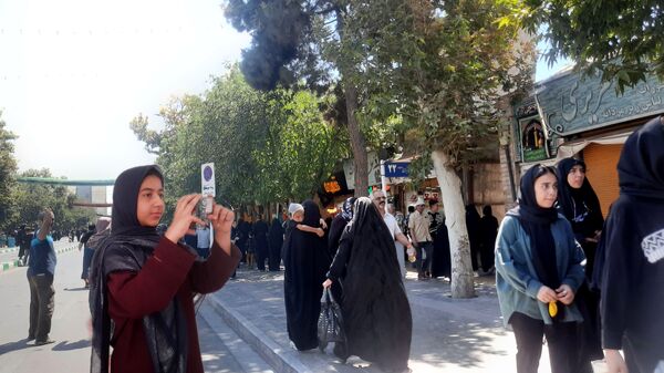 جاماندگان اربعین حسینی در مسیر حرم مطهر امام مهربانی