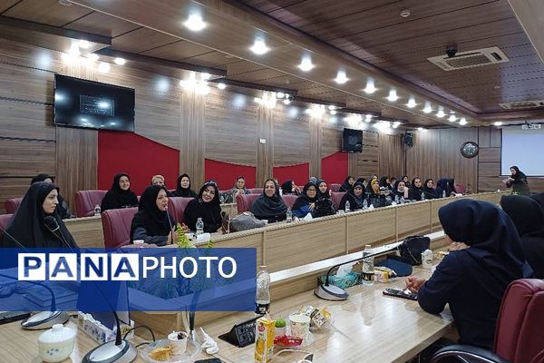 مراسم تجلیل از مشاوران مدارس ملارد در اردوگاه شهید محمد منتظری