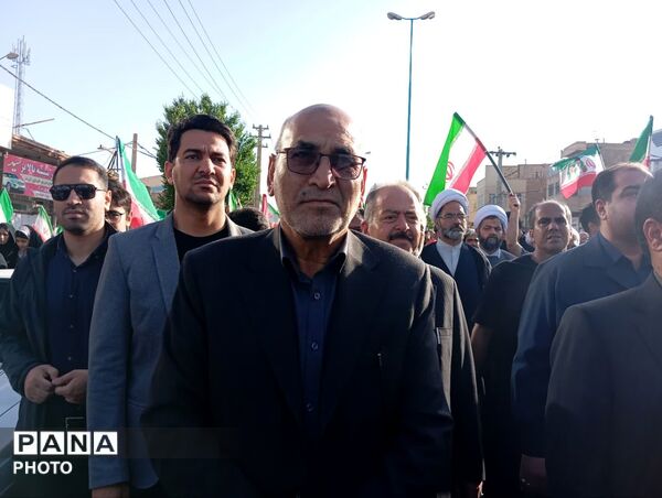 مراسم خاکسپاری شهیده دانش‌آموز «فاطمه موحدان» در یزد