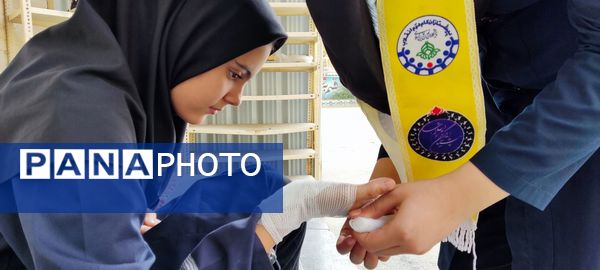 مانور زلزله در دبیرستان هاشمی نژاد