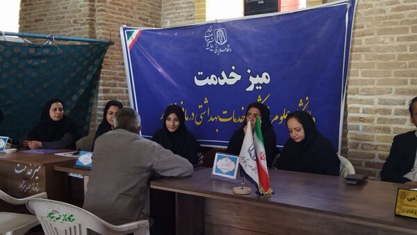میز خدمت ادارات و بانک‌ها در نماز جمعه نیشابور