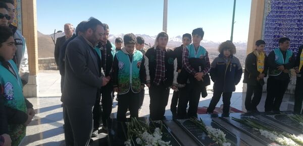 غبارروبی گلزار شهدا 