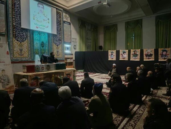  مراسم وداع با پیکر شهید جواد حسن زاده در مسجد امام علی(ع)