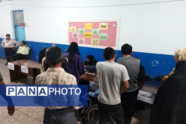 حضور مردم شهر کرمان در دور دوم انتخابات ریاست‌جمهوری