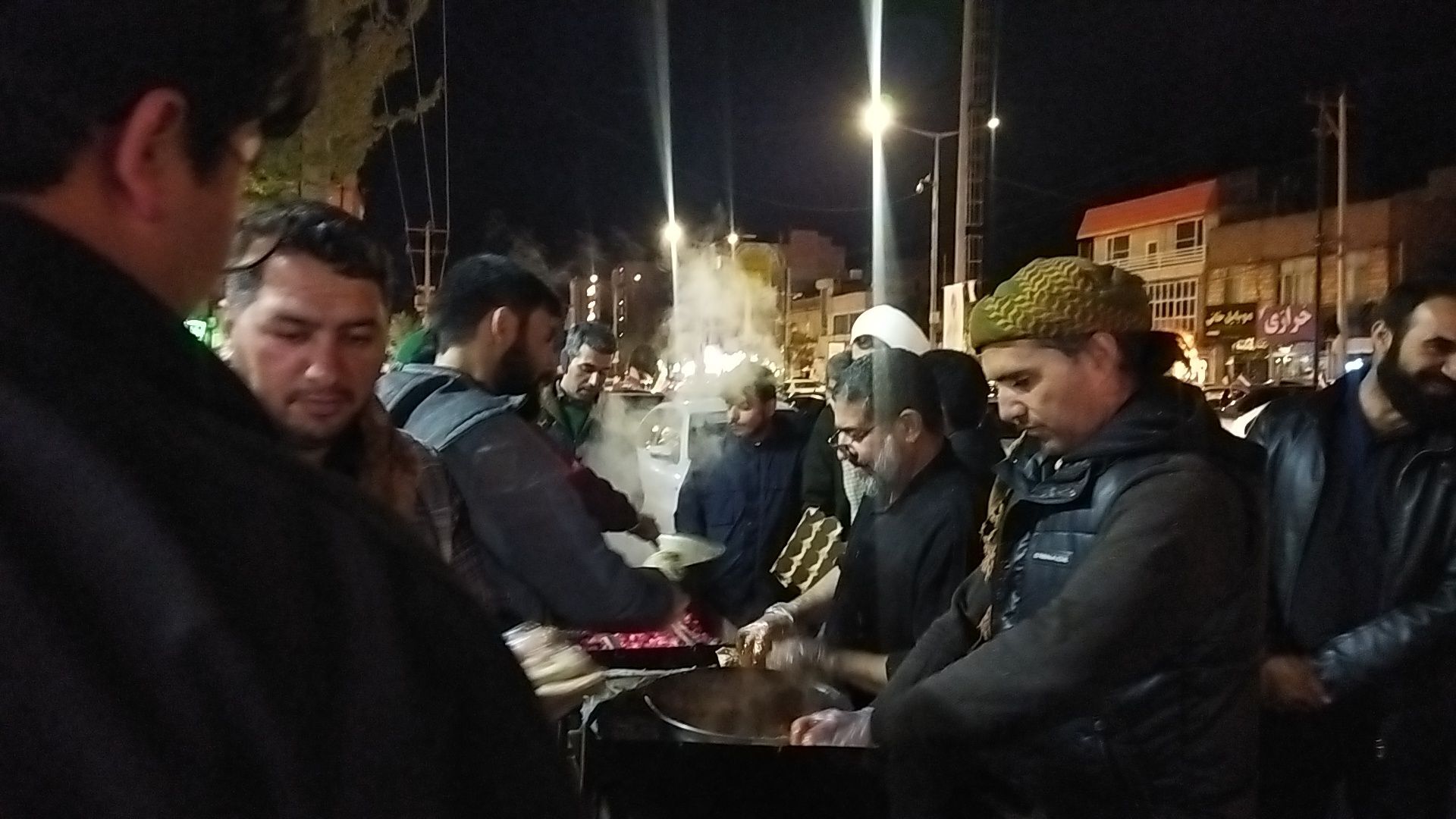 جلوه هایی از خدمت در بلوار فضل نیشابور 