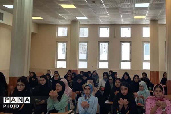 جشن جوانه‌ها در مدرسه استعداد های درخشان شهرستان ملارد 
