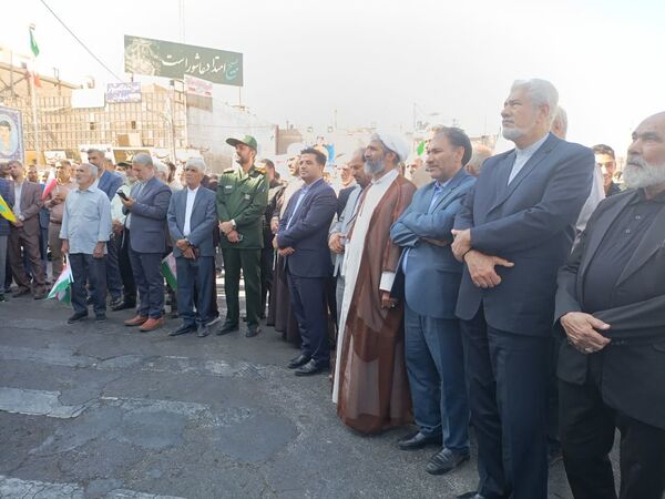 راهپیمایی روز دانش‌آموز در شهرستان بم