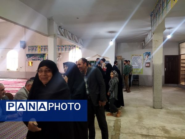 انتخابات چهاردهمین دوره ریاست‌جمهوری در مسجد جامع شهر