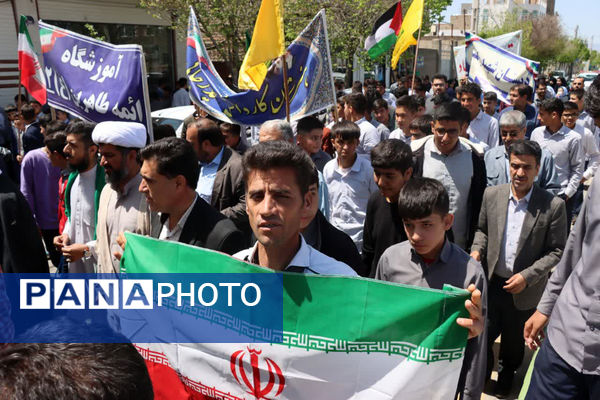 راهپیمایی دانش‌آموزان جعفرآباد قم در اعلام حمایت از عملیات وعده صادق