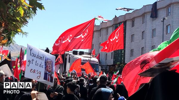 مراسم تشییع پیکر مطهر رهبر معظم انقلاب در جوار ملکوتی حرم امام رضا (ع)