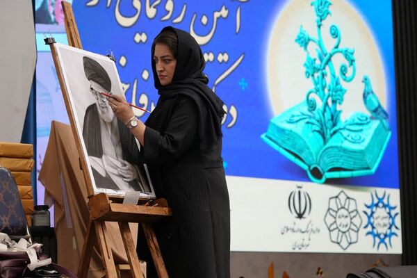 آیین رونمایی از دو اثر فاخر ادبی در شهرداری کهریزک 