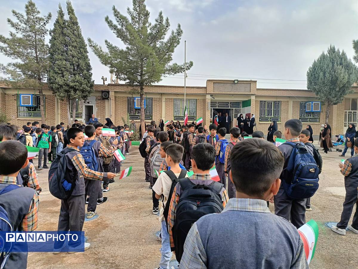 آغاز بازگشایی مدارس و شور و حال دانش آموزان دبستان شهید پسندیده فدافن در نخستین روز پاییز
