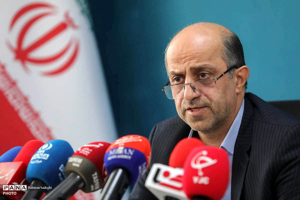 نرخ «ترک تحصیل» دبیرستانی‌ها کاهشی شد/ اجرای ۲۰ برنامه تحولی در مقطع متوسطه