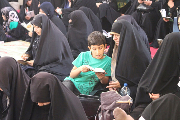 زمزمه عاشقانه دعای عرفه در یادمان 14 شهید گمنام کوه خضر نبی(ع)