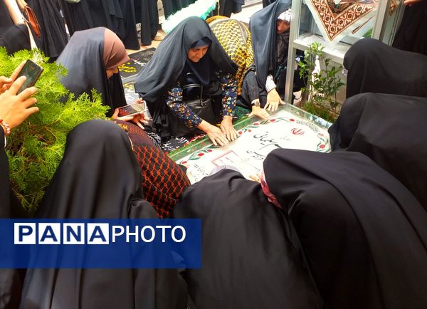 دختران اثرگذار شهرستان‌های تهران مزار سردار دلها و شهیده آیدا قاسمی را زیارت کردند