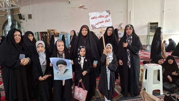 حلقه‌های میقات الصالحین باحضور دانش‌آموزان در مصلی شهرستان دامغان