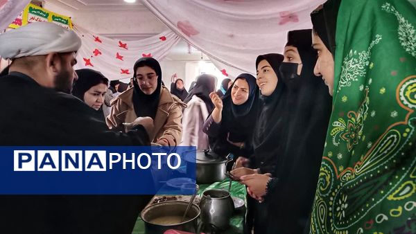 نمایشگاه دست‌سازه‌ها و غذاهای محلی دانش‌آموزان مارگون