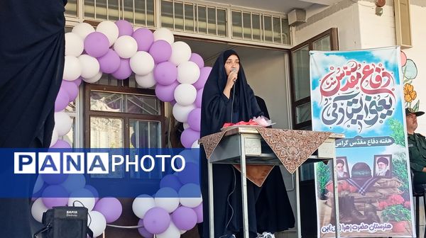 زنگ مهر و مقاومت در هنرستان حضرت زهرا(س) بن به صدا درآمد