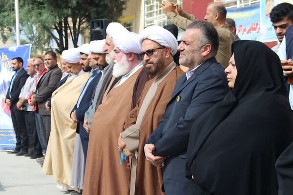 جشن عاطفه‌ها جشن همدلی دانش آموزان با دیگر کودکان نیازمند