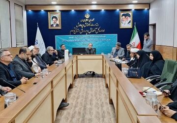 نشست کارگروه توسعه آموزش عمومی قرآن کریم در استان قم