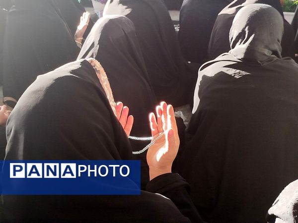 آوای عطر آگین دعای ندبه در گلزار شهدای شهر بن پیچید