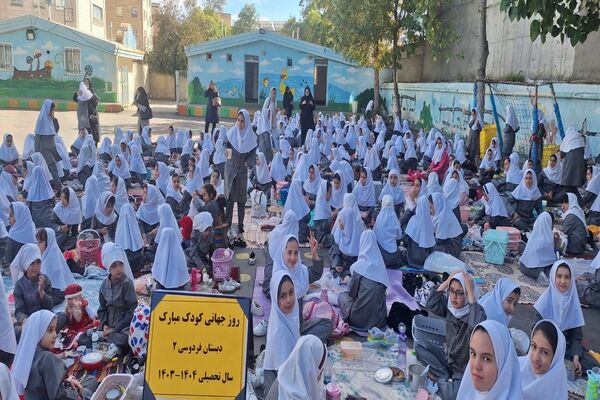 اردوی یک روزه درون مدرسه‌ای در دبستان دخترانه فردوسی 2 ناحیه یک اردبیل