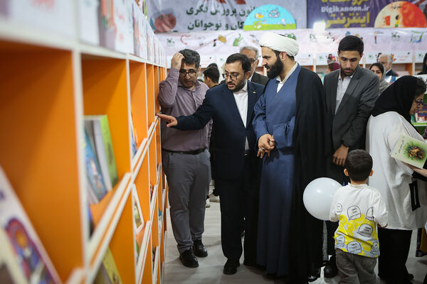 بازدید معاون پرورشی و فرهنگی وزارت آموزش و پرورش از سی‌وپنجمین نمایشگاه بین‌المللی کتاب تهران