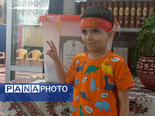 حضور پرشور مردم اصفهان در پای صندوق‌های رأی