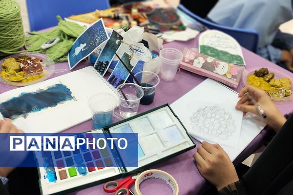 برگزاری نمایشگاه «افق‌های روشن» در دبستان حکمت ناحیه دو شهرری 
