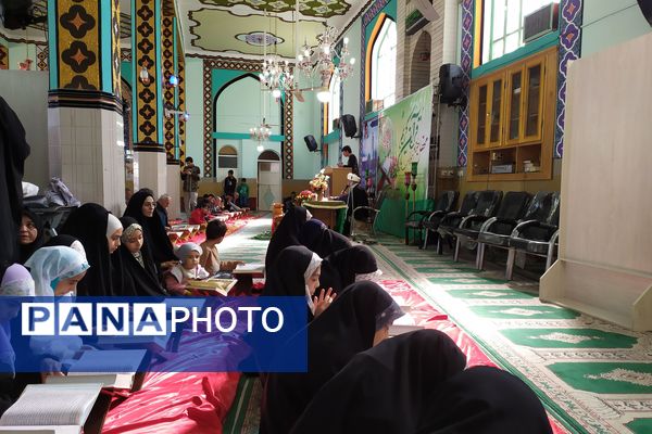 گلباران قبور مطهر شهدا در اولین روز دهه فجر 