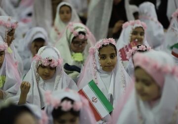 فرشتگان بندگی در زیر سقف دعا