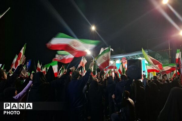 مراسم تجلیل از مقام والای معلمان در میدان نماز شهرری 