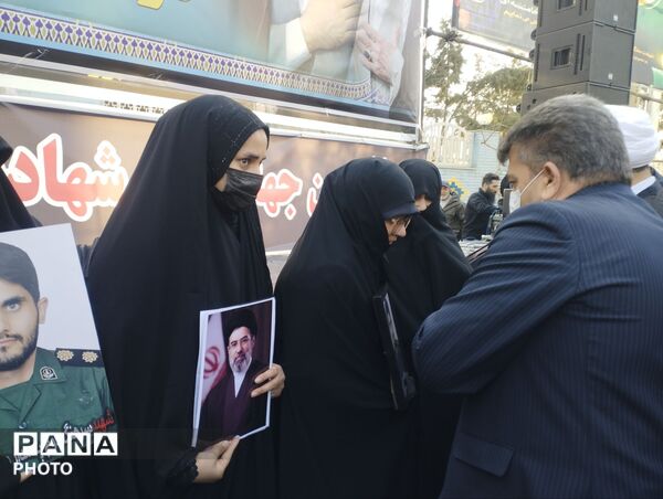 بیعت با سومین رهبر انقلاب اسلامی حضرت آیت الله  سید مجتبی حسینی خامنه ای (حفظه الله ) 