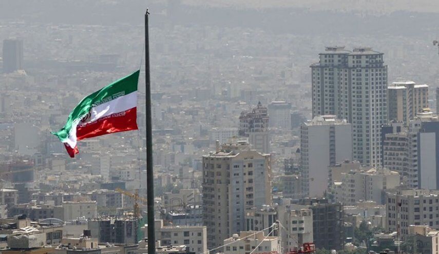 وزش باد شدید و رگبار در تهران