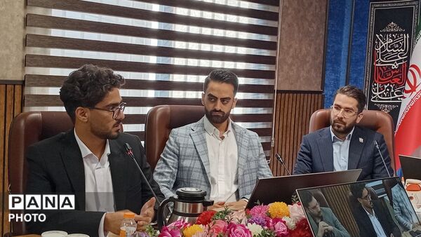 نسل زد پای بازنگری ساختار شورای مشاوران نشست
