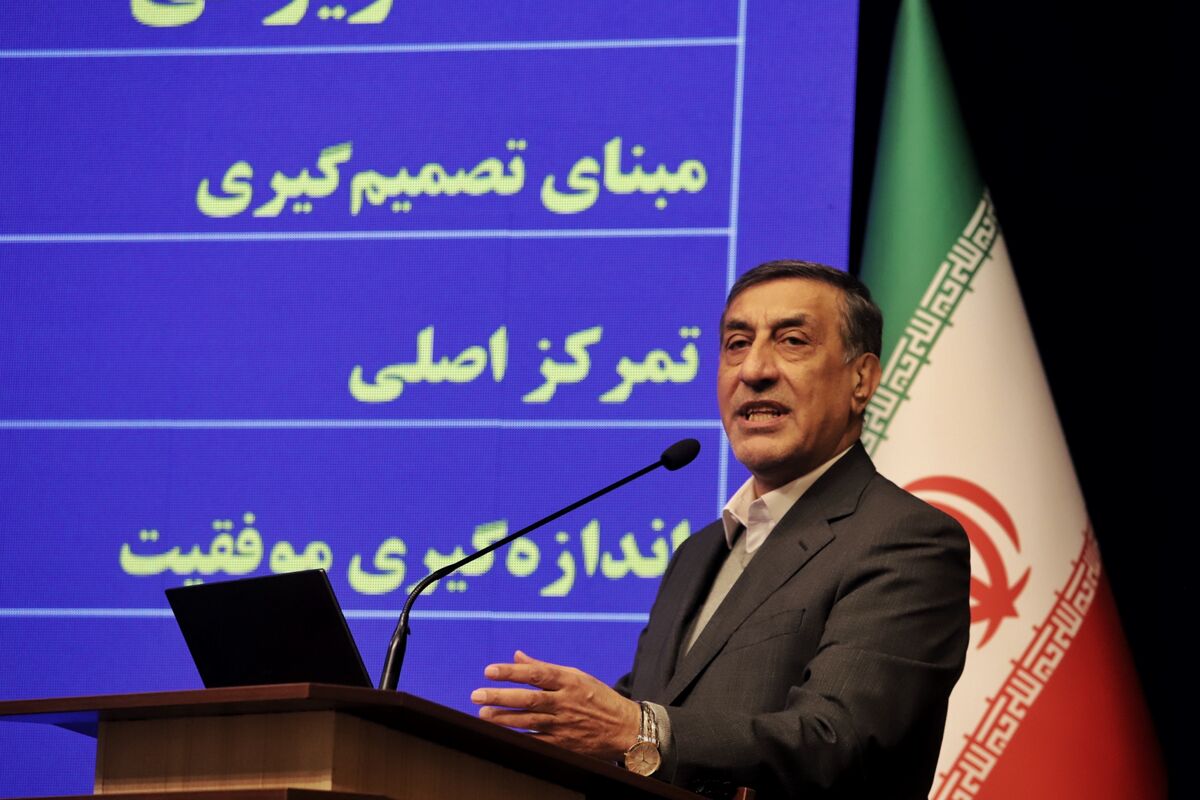 تحقق نظام «کارمزدی» به‌جای نظام «روزمزدی» ضروری است