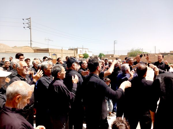 برگزاری تاسوعا حسینی در روستای بزنجرد